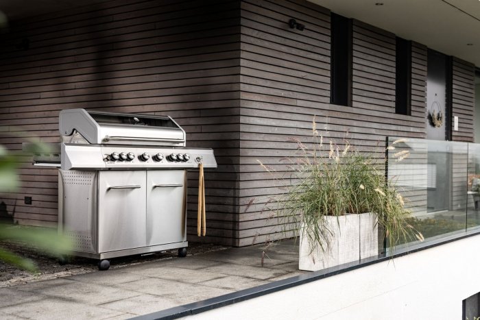 Grillfürst Gasgrills mit Infrarotbrenner - G621 Grillfürst Gasgrills mit Top-Ausstattung - schwarz oder Edelstahl - mit Infrarotbrenner/Heckbrenner