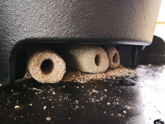 Grillfürst Dutch Oven - Gusseisentopf mit Briketts befeuern Grillfürst Dutch Oven - Gusseisentopf mit Briketts befeuern