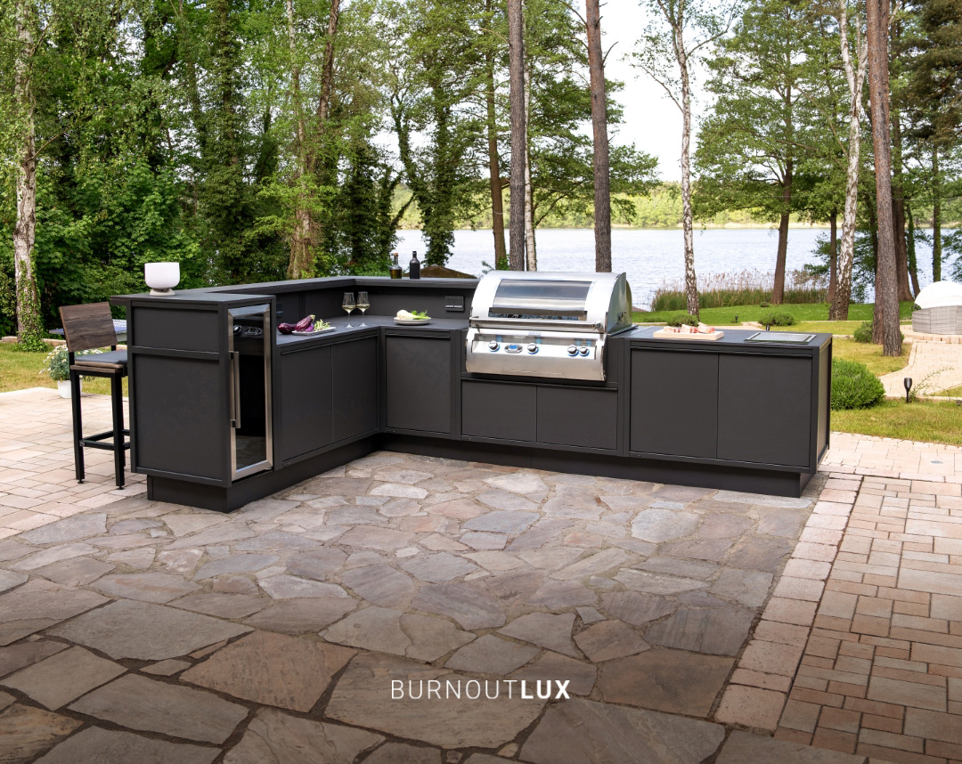 Burnout Kitchen: BurnoutLUX Outdoorküche L-Form mit Fire Magic Einbaugrill